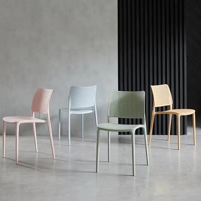 kupować Stolik jadalny zewnętrzny do układania w kolorowy materiał plastikowy PP do nowoczesnych mebli domowych W41.5*L55*H79 *SH45.5cm produkcja online